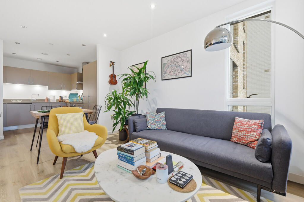 Chorley Court, Canary Wharf, E14 - View 5