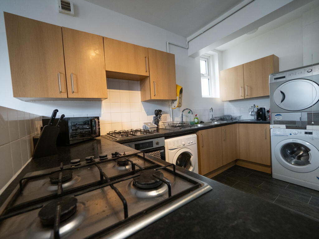House in Portsmouth - More