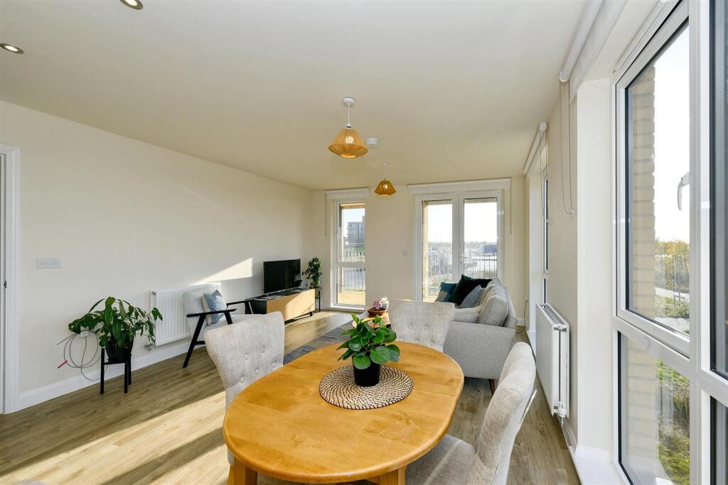Apartment in South Cambridgeshire, South Trumpington - View 4