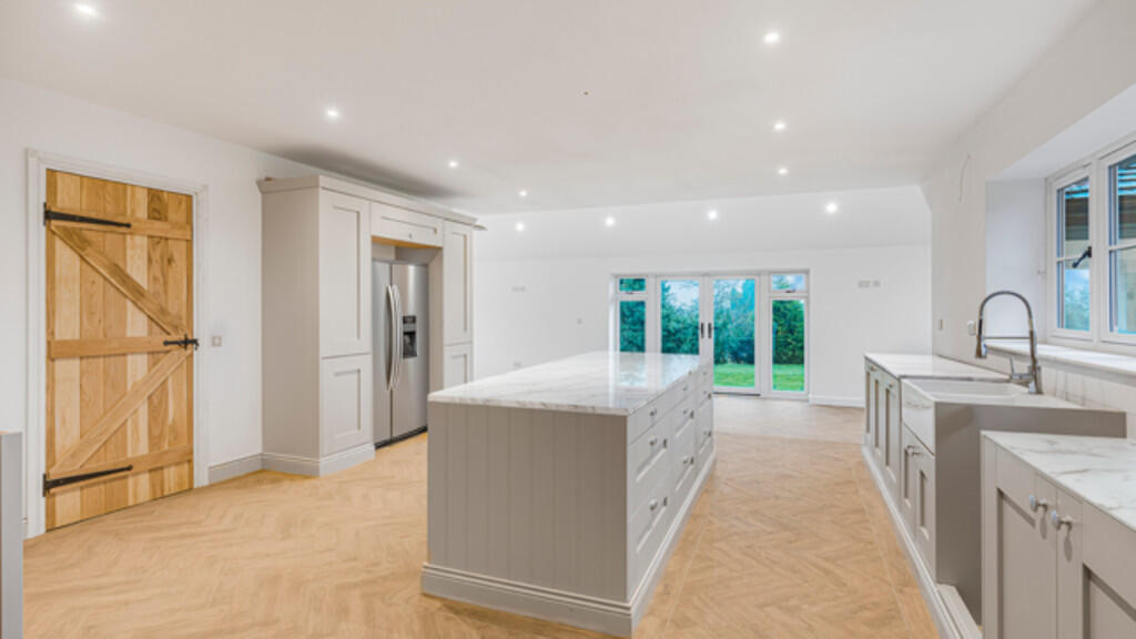 House in Birmingham, Sutton Coldfield - More