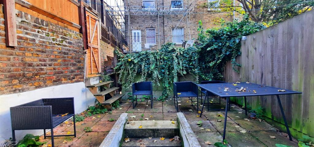 Apartment in London - View 5