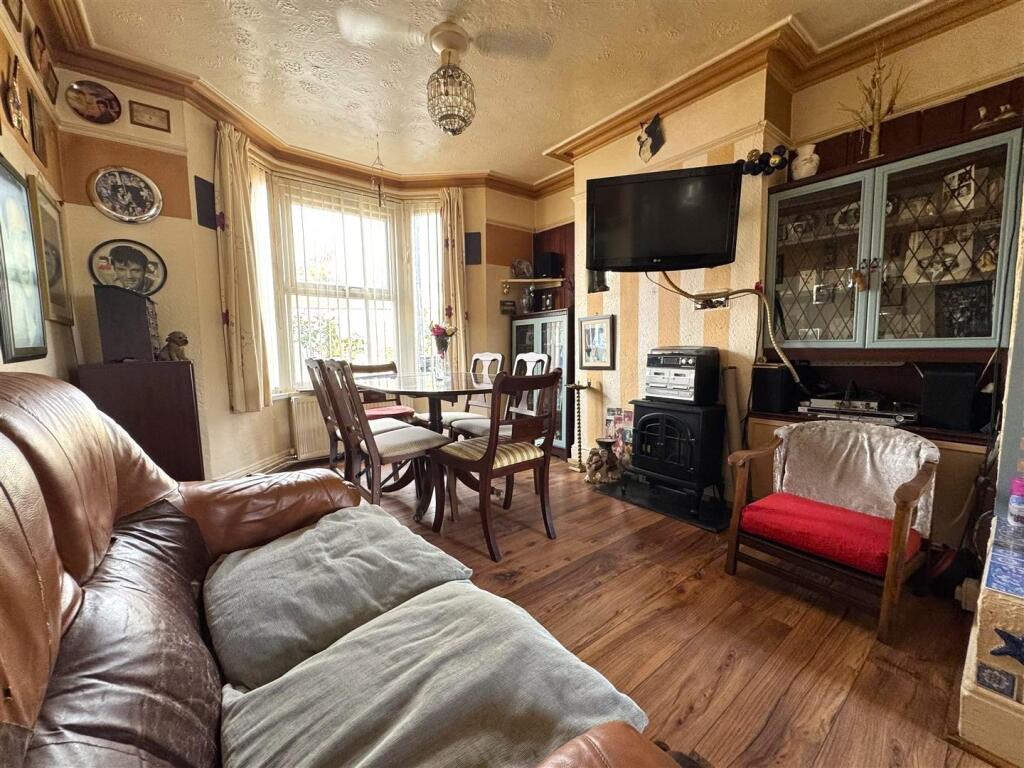 House in Swindon, Kingshill, South Swindon - View 2