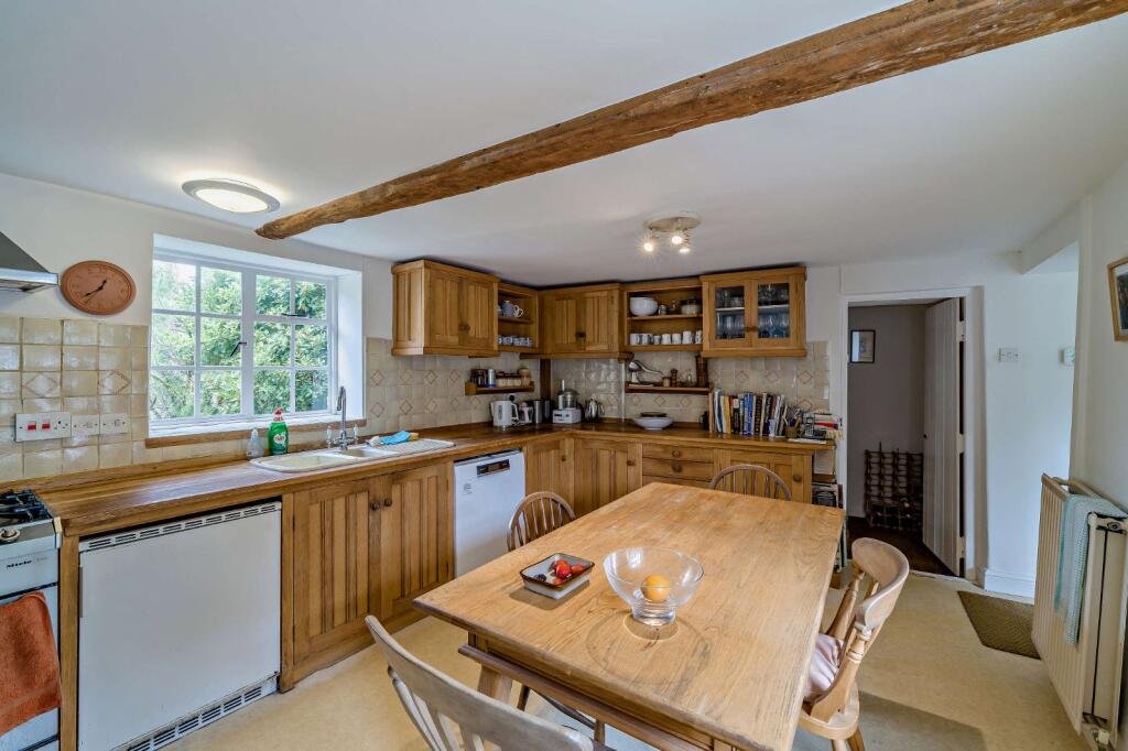 11, Hatherop, Cirencester, Gloucestershire, GL7 photo 4