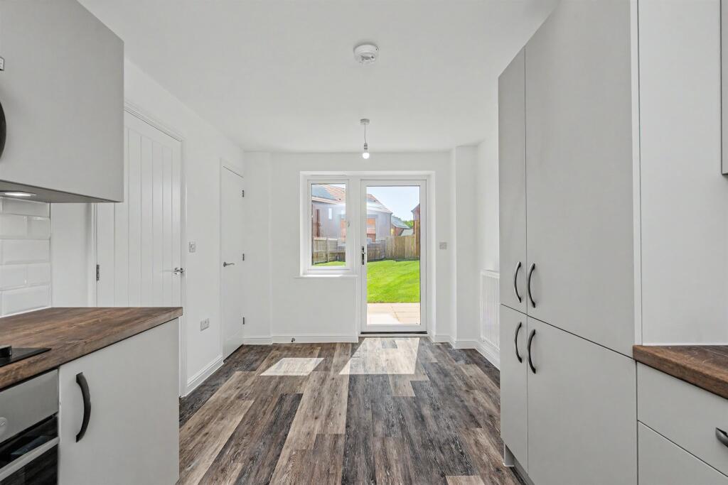 House in Great Yarmouth, Bradwell - More