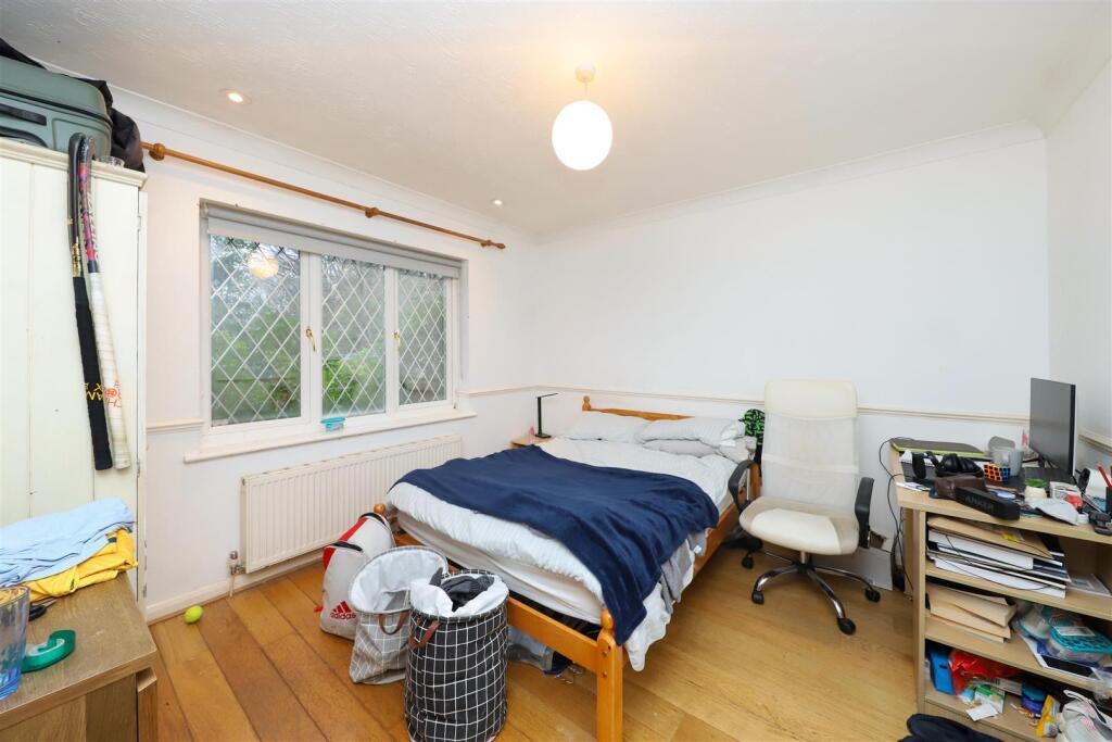 Ebrington, Grove Lane, Hillingdon, UB8 photo 4