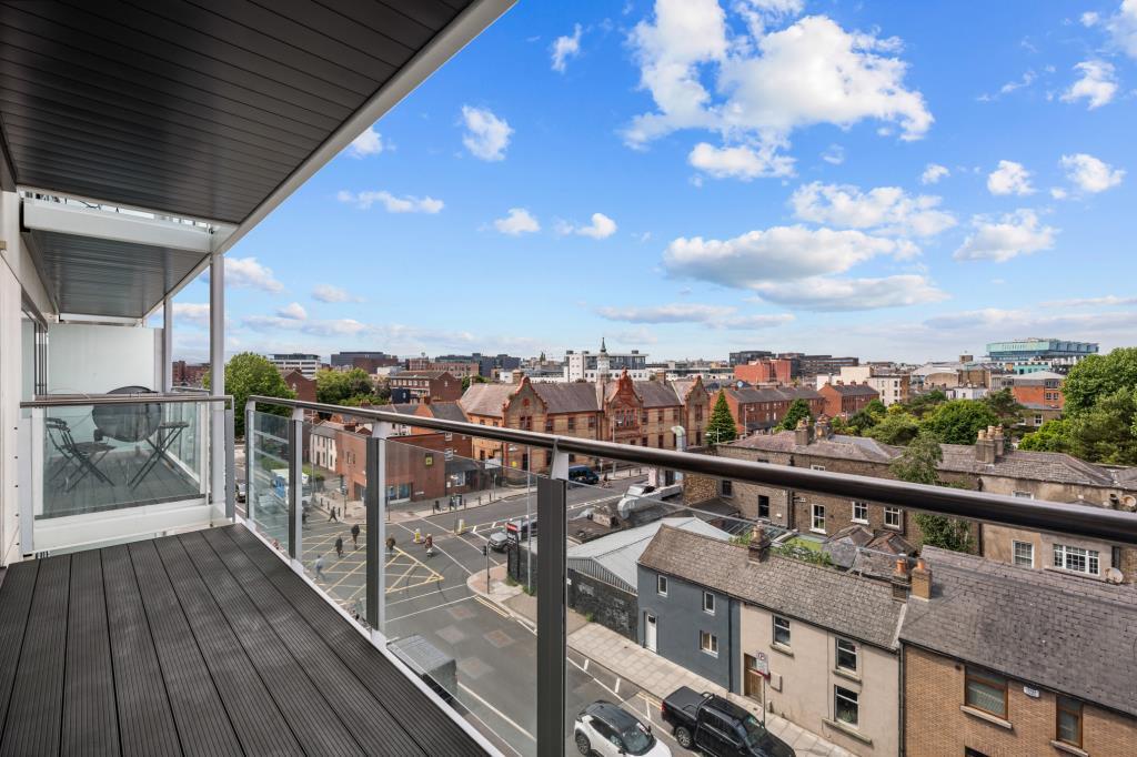 Main image of property: 10 Block 15 Gallery Quay, Grand Canal Dock, Dublin 2, D02 NR79