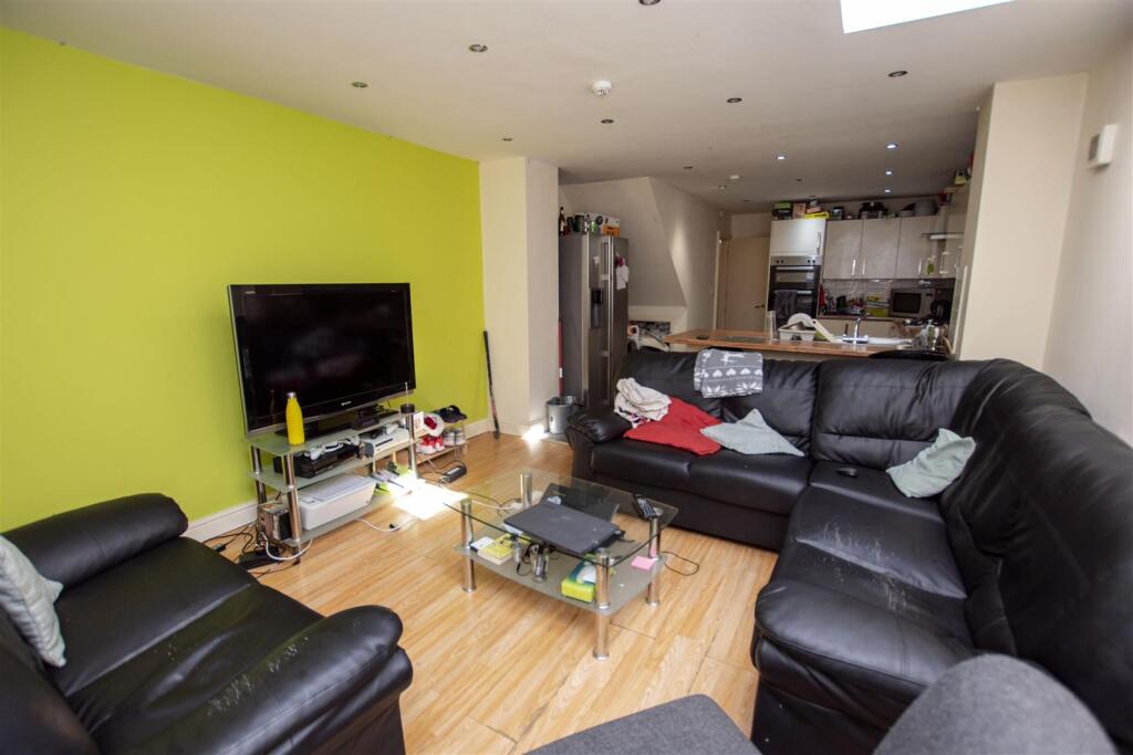 Main image of property: Heeley Road, Birmingham, West Midlands, B29