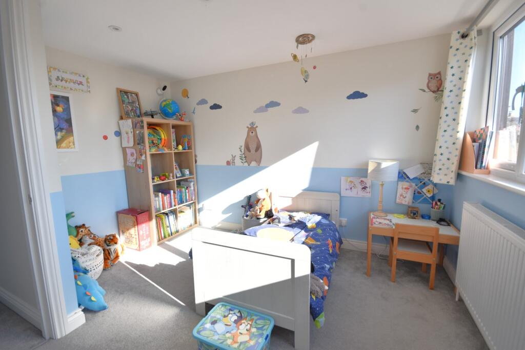 House in Horsham, North Heath, North Horsham - More