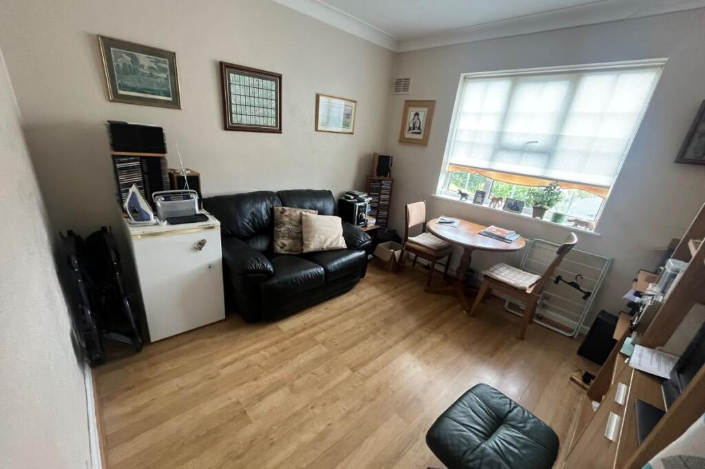 Apartment in London, Oakwood, Southgate - View 5