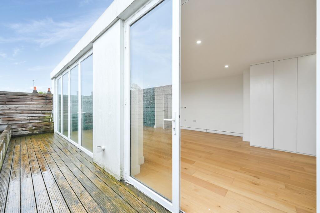 Apartment in London - View 2