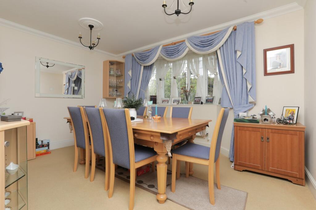 House in Canterbury, Chartham - More