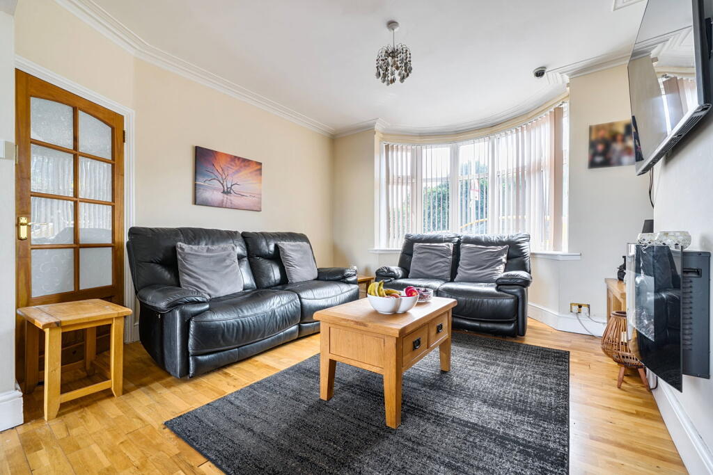 Substantial double-fronted period home with over 1,500 sq ft, five-bedroom potential and large garden photo 4