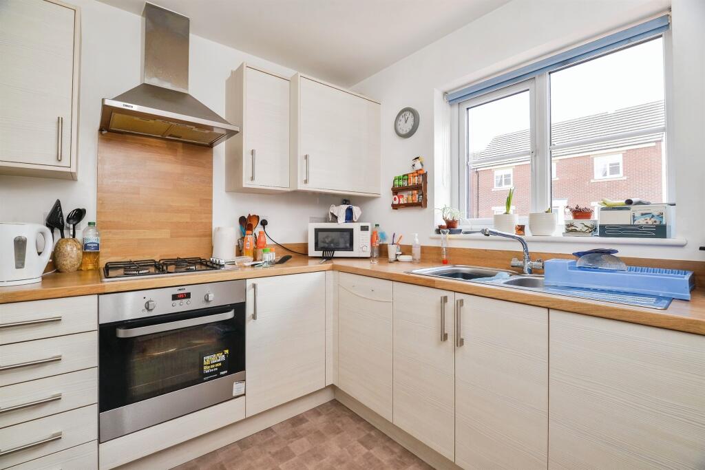 House in Stockton-on-Tees, Queensgate - View 5