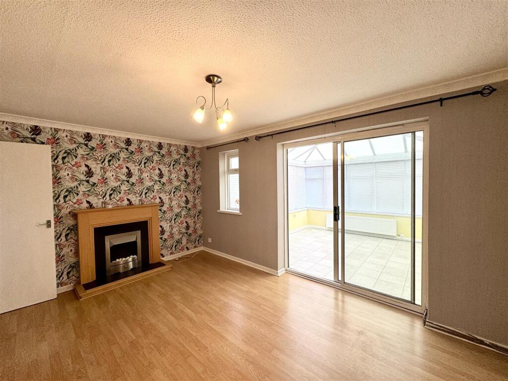Rowan Drive, Bulwark, Chepstow photo 3