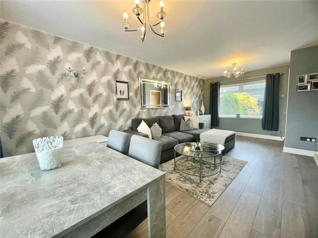 House in Preston, Savick, Ashton-on-Ribble - More