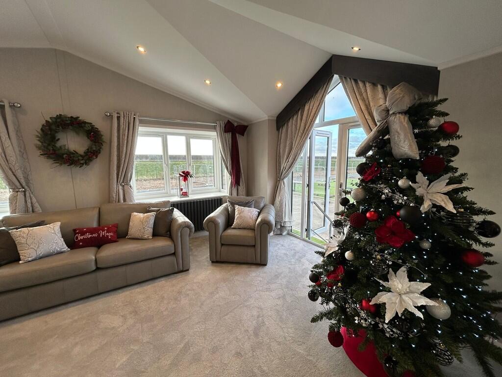 The Kensington, Thorney Bay Road, Sandy Bay  photo 2