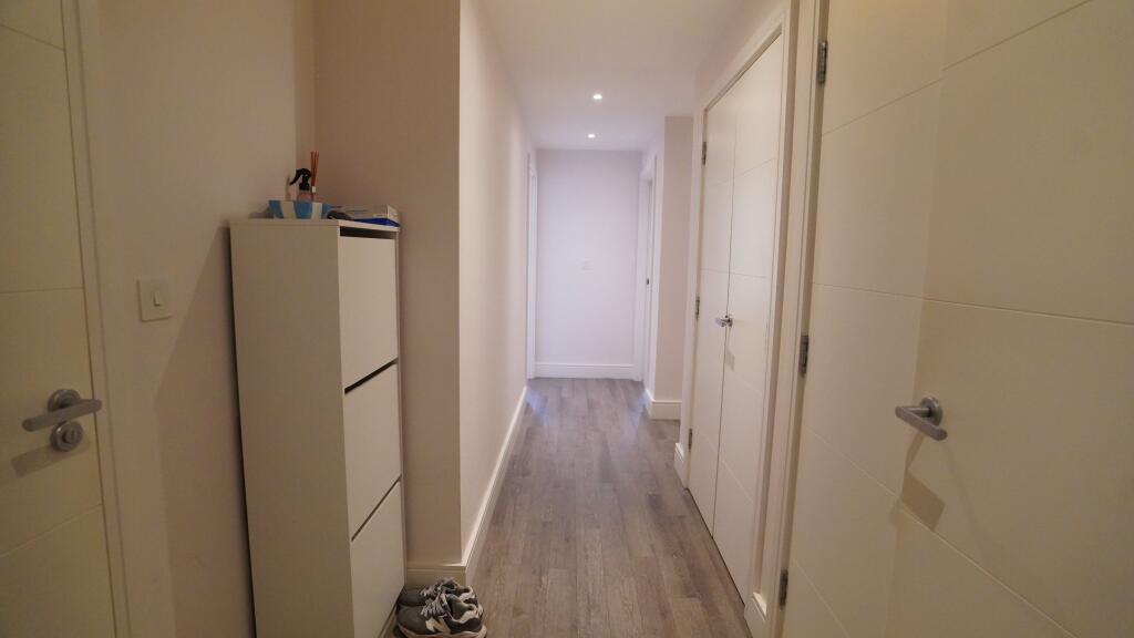 Apartment in London - More