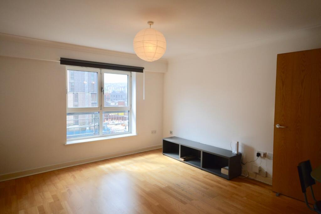 Apartment in Sheffield, Wicker, City Centre - More