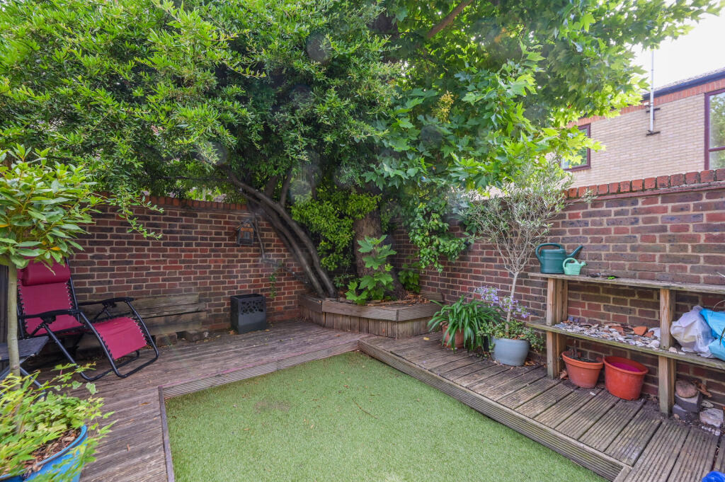 House in London - View 5