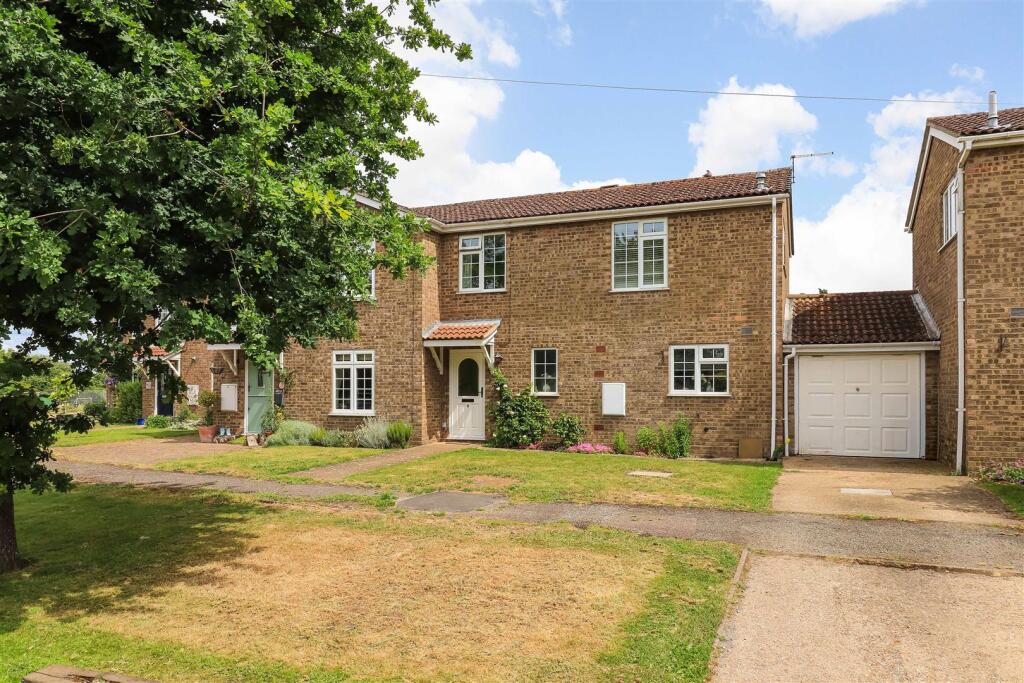 3-bed semi-detached on The Fen, Fenstanton, £350,000