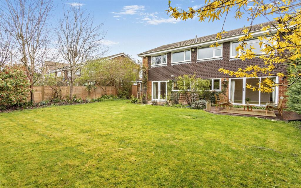 Main image of property: Wootton Way, Cambridge, Cambridgeshire, CB3
