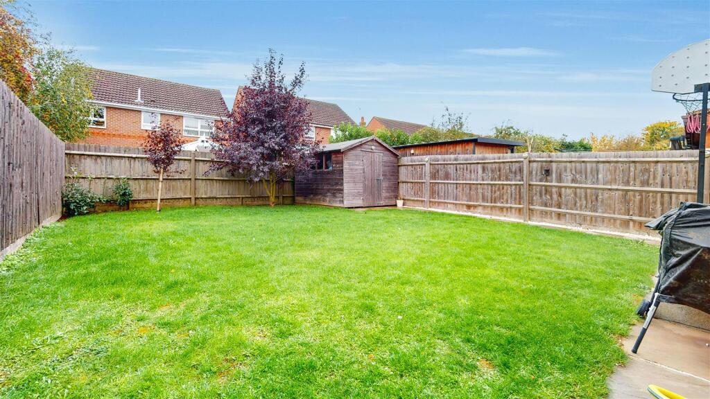 House in Milton Keynes, Middleton / Milton Keynes Village, Broughton and Milton Keynes - View 2