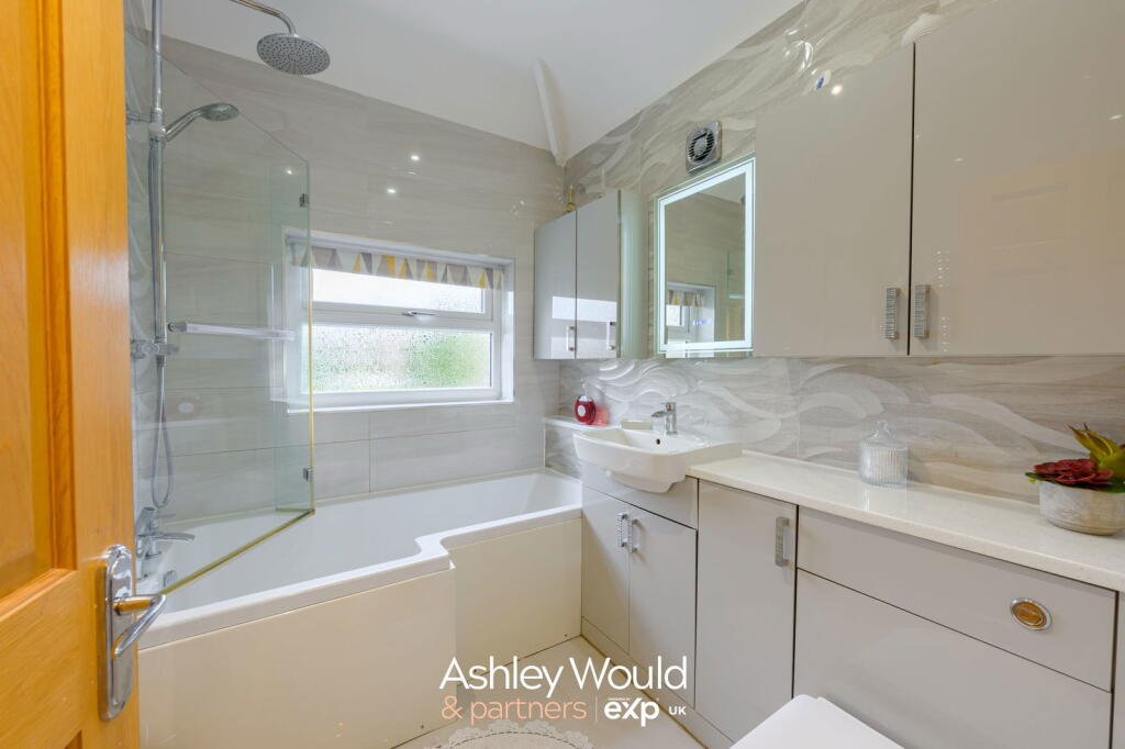 Additional image 17 of Oak Tree Crescent, Halesowen, B62 9DA