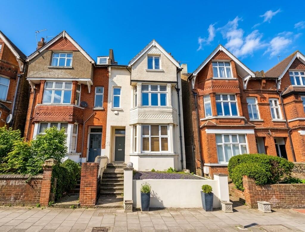 Main image of property: Flat B, Gleneldon Road, Lambeth, London