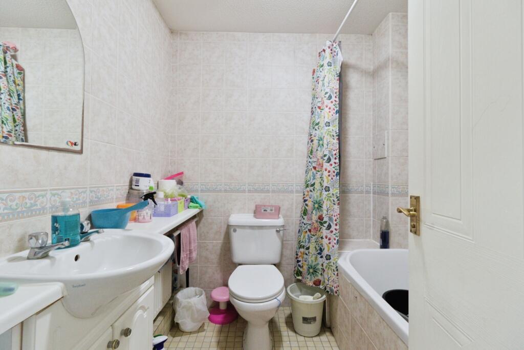 House in London - View 4