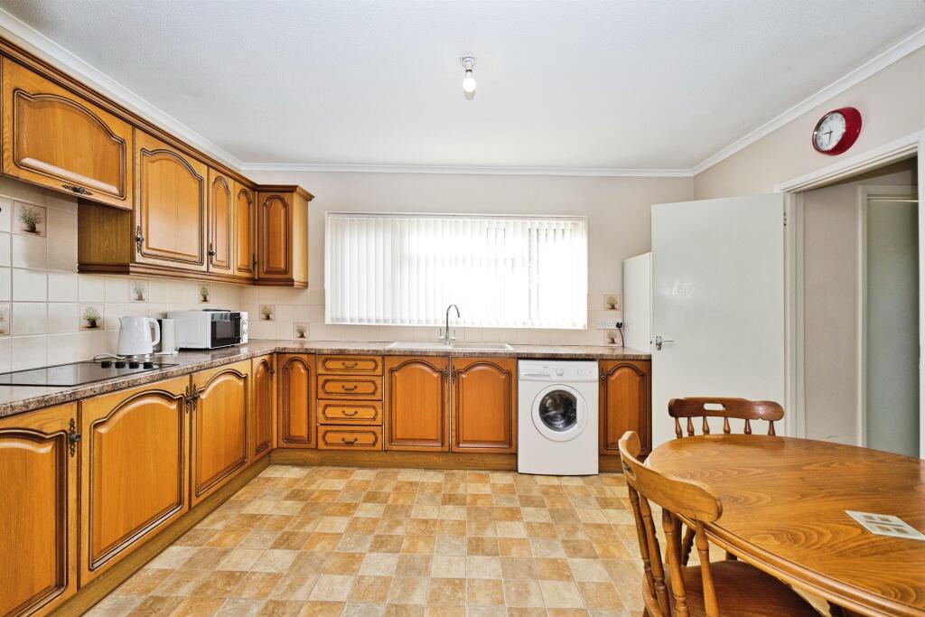 House in Yeovil, Somerset - View 5