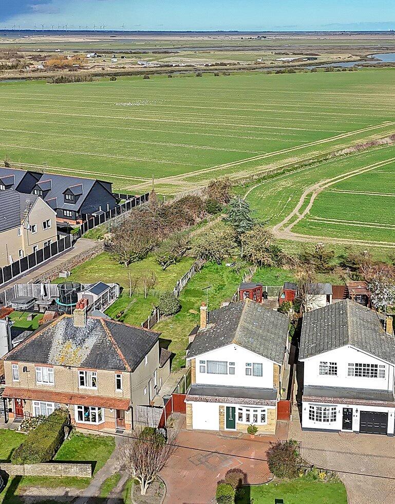 3-bed detached on Little Wakering Road, Little Wakering, Essex, SS3, £485,000