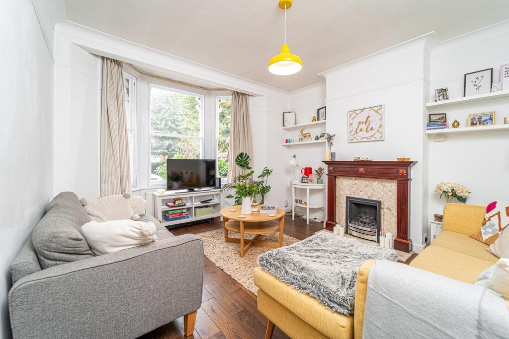 House in London - View 2