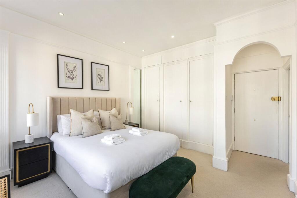 Apartment in London - View 5