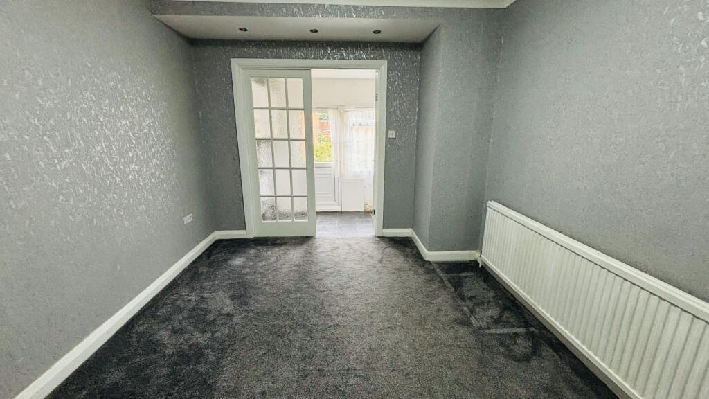 House in Southall - View 4