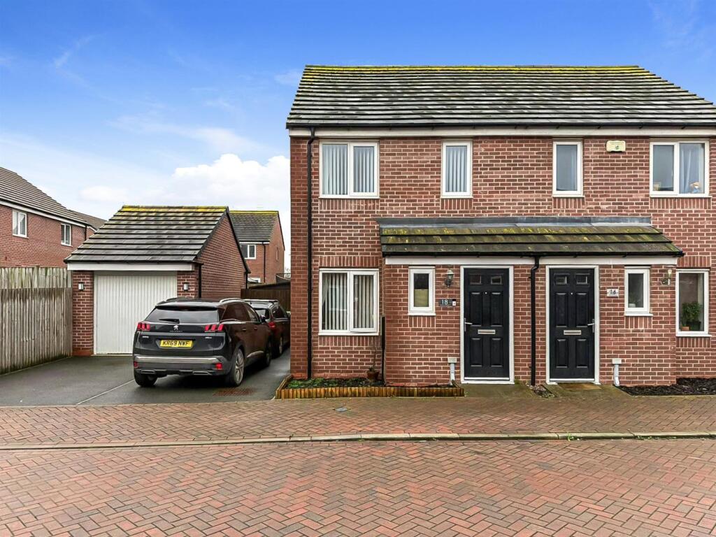 Main image of property: Flockton Gardens, Coventry * IMMACULATE THROUGHOUT *