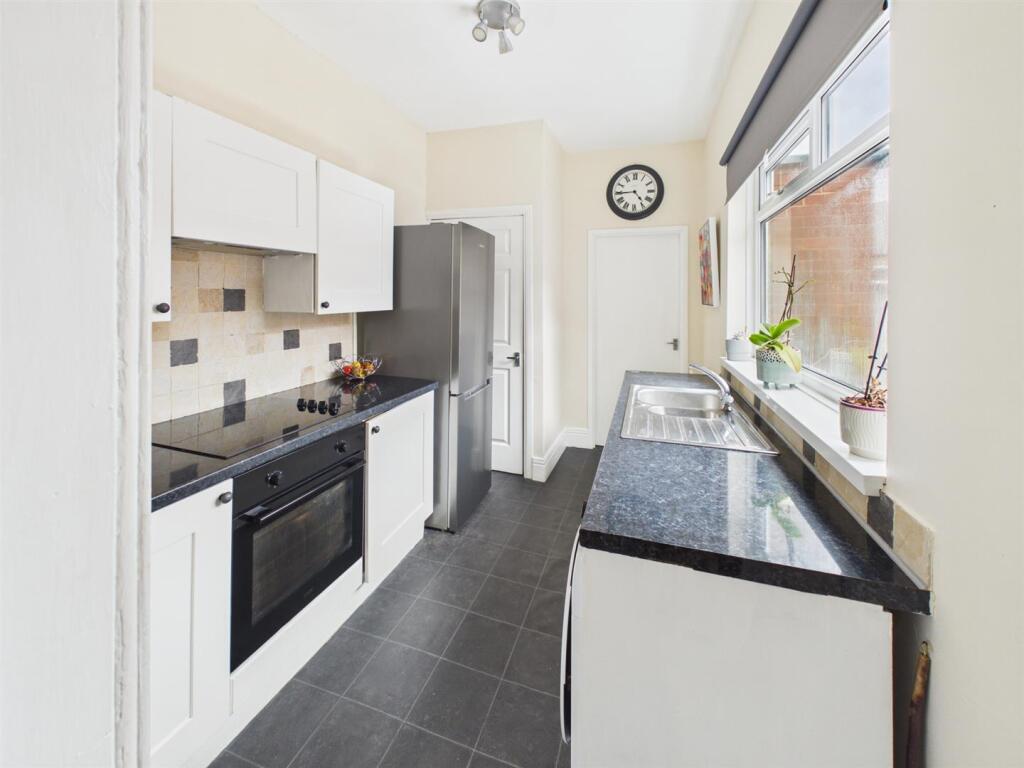 Apartment in North Tyneside, North East - View 4