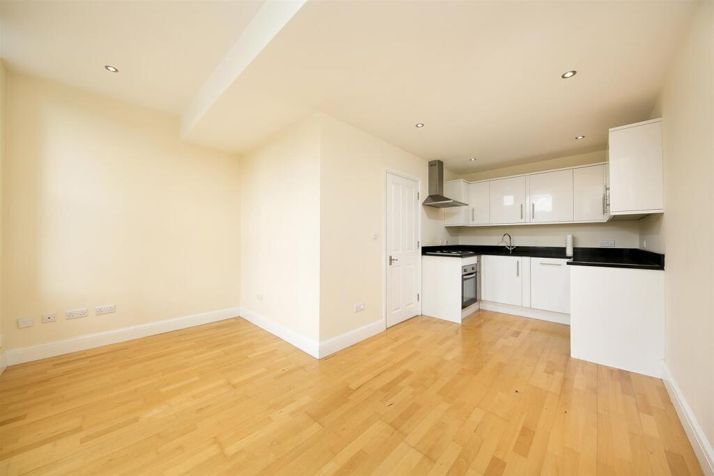 Apartment in London - View 2