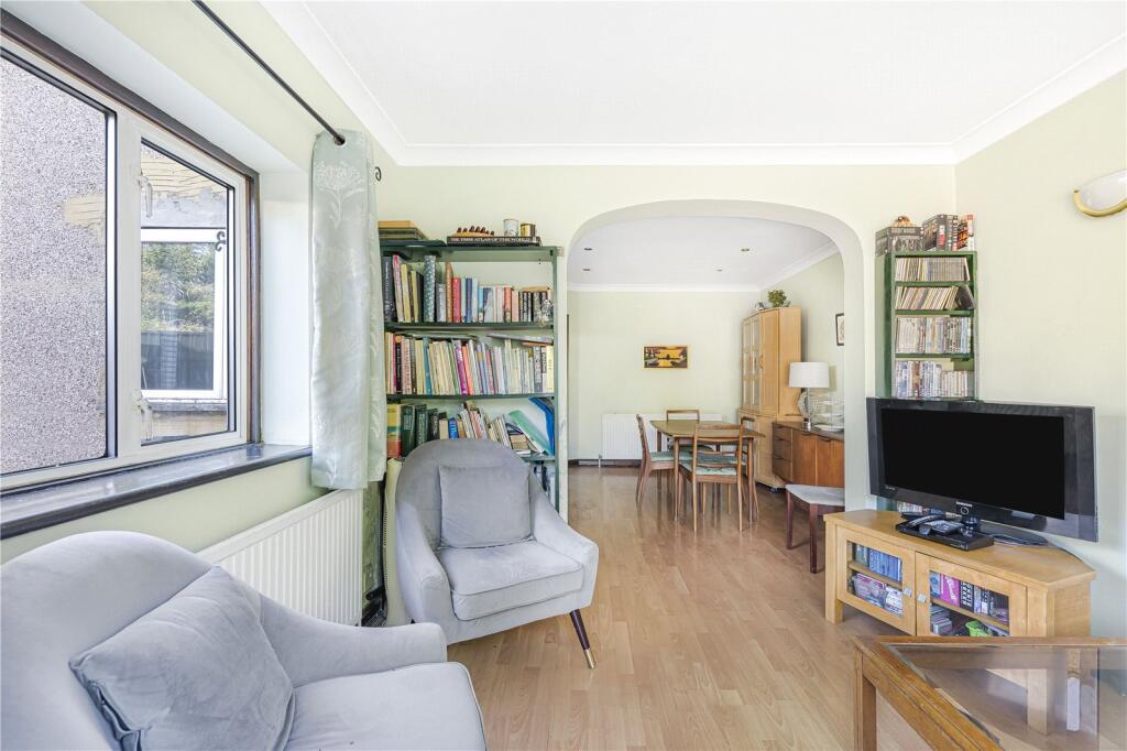 House in Twickenham - More