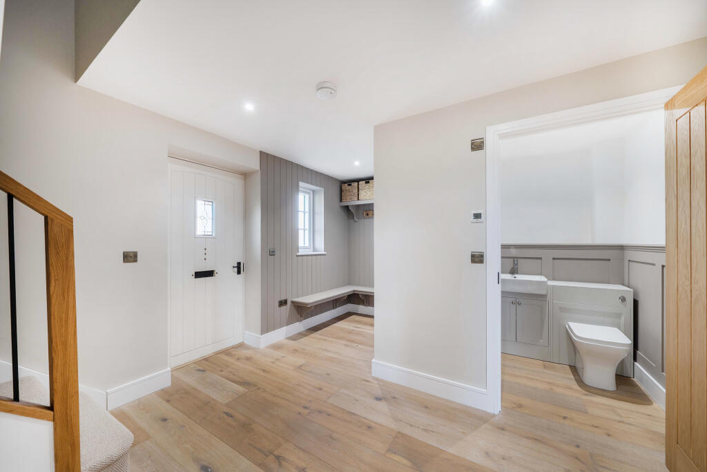 House in Swindon - View 5