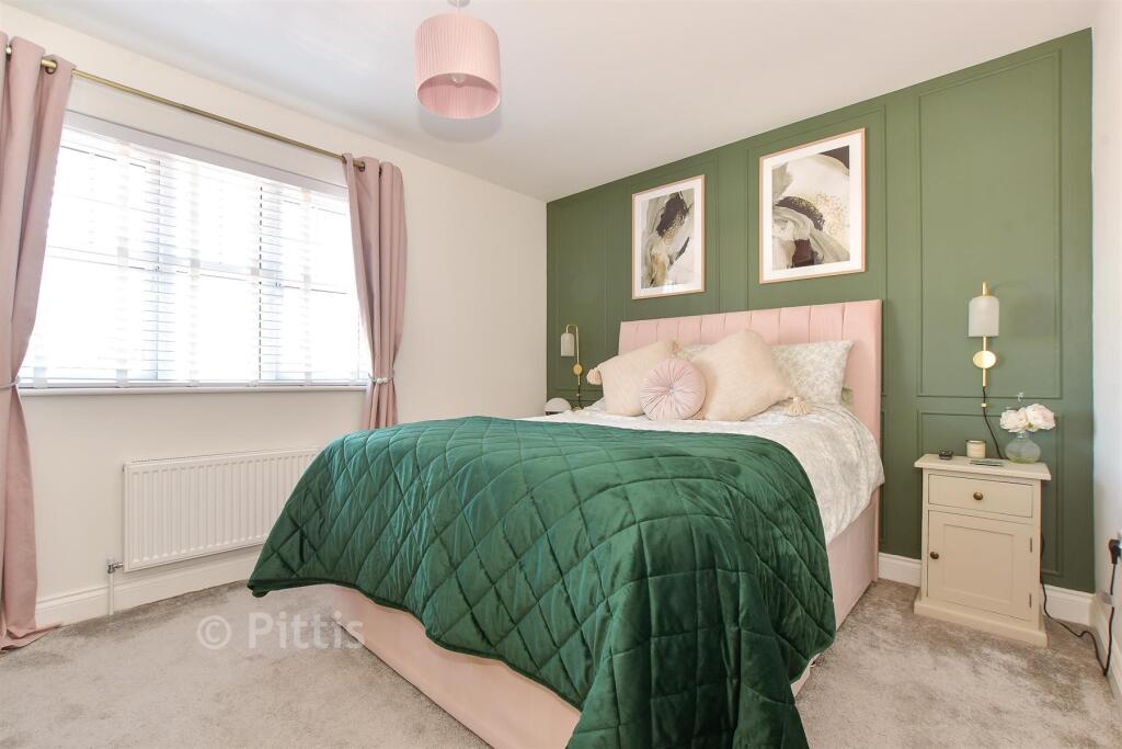 2-bed terraced on Applewood Place, Ryde, Isle of Wight, £144,000