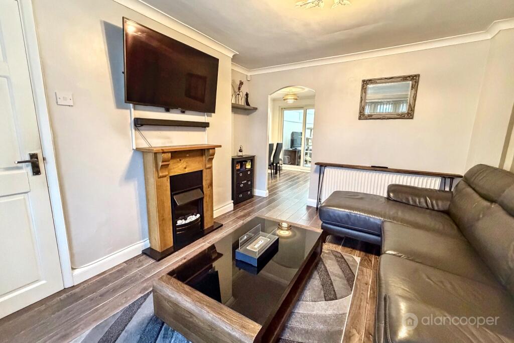 House in Nuneaton and Bedworth, Mount Pleasant - View 3