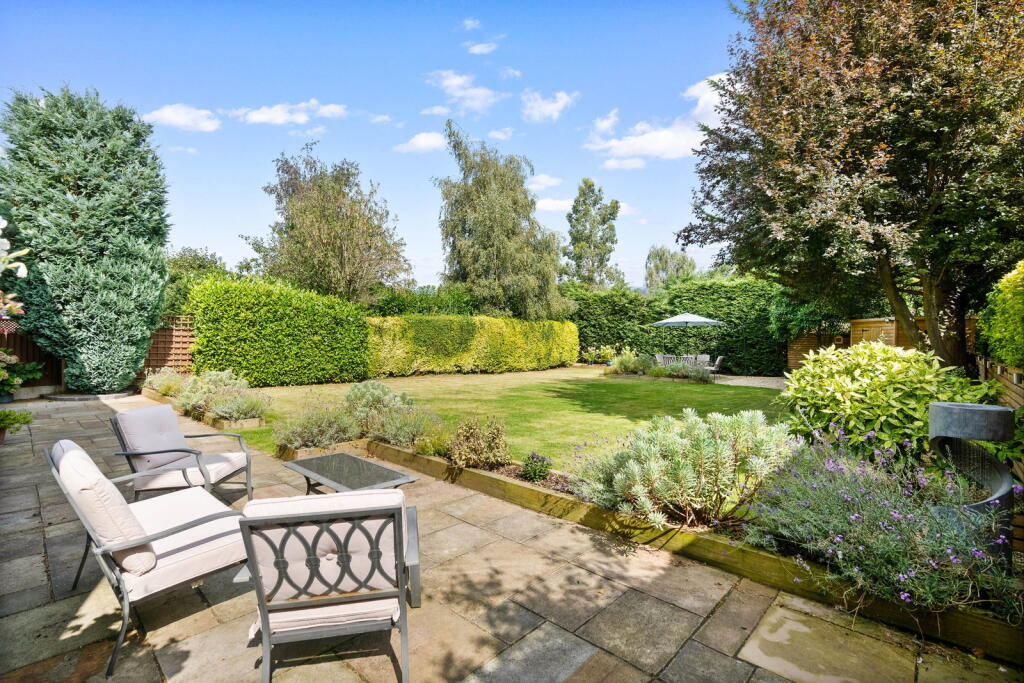 House in Worcester - View 3