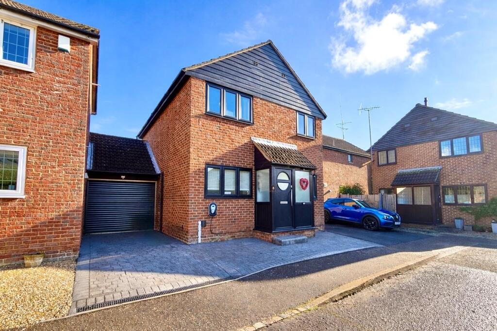 Main image of property: Brockenhurst Way, Bicknacre, Chelmsford, Essex, CM3