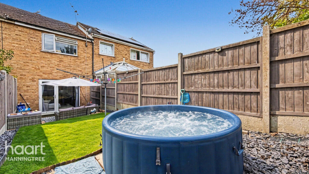 House in Manningtree, Lawford - More