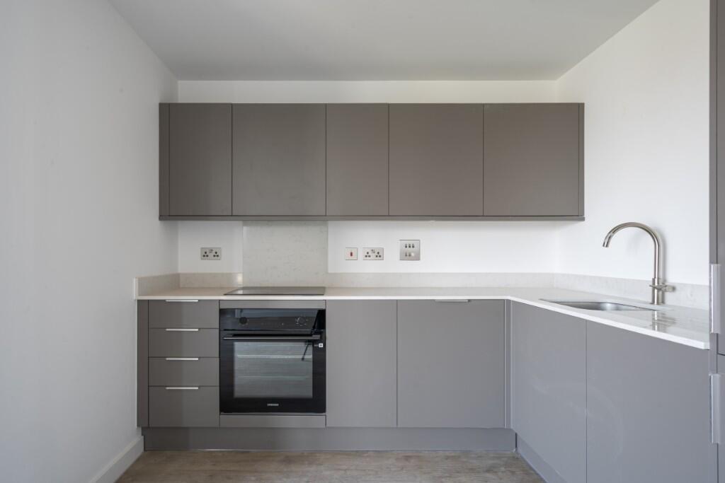 Apartment in Leeds - View 3