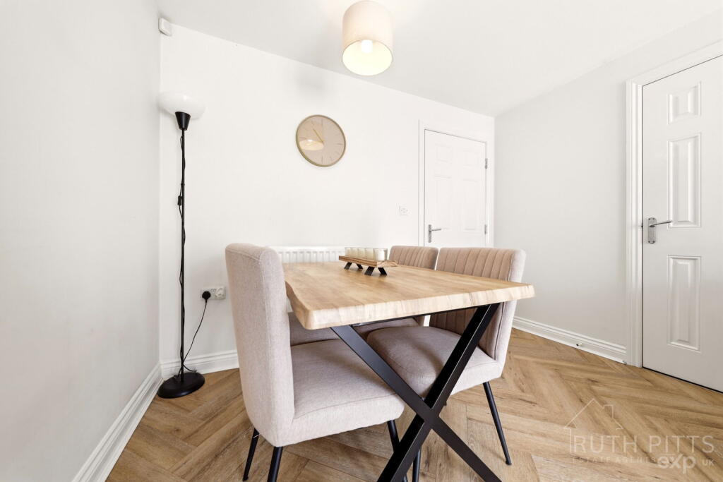 House in Wakefield, West Yorkshire - View 5
