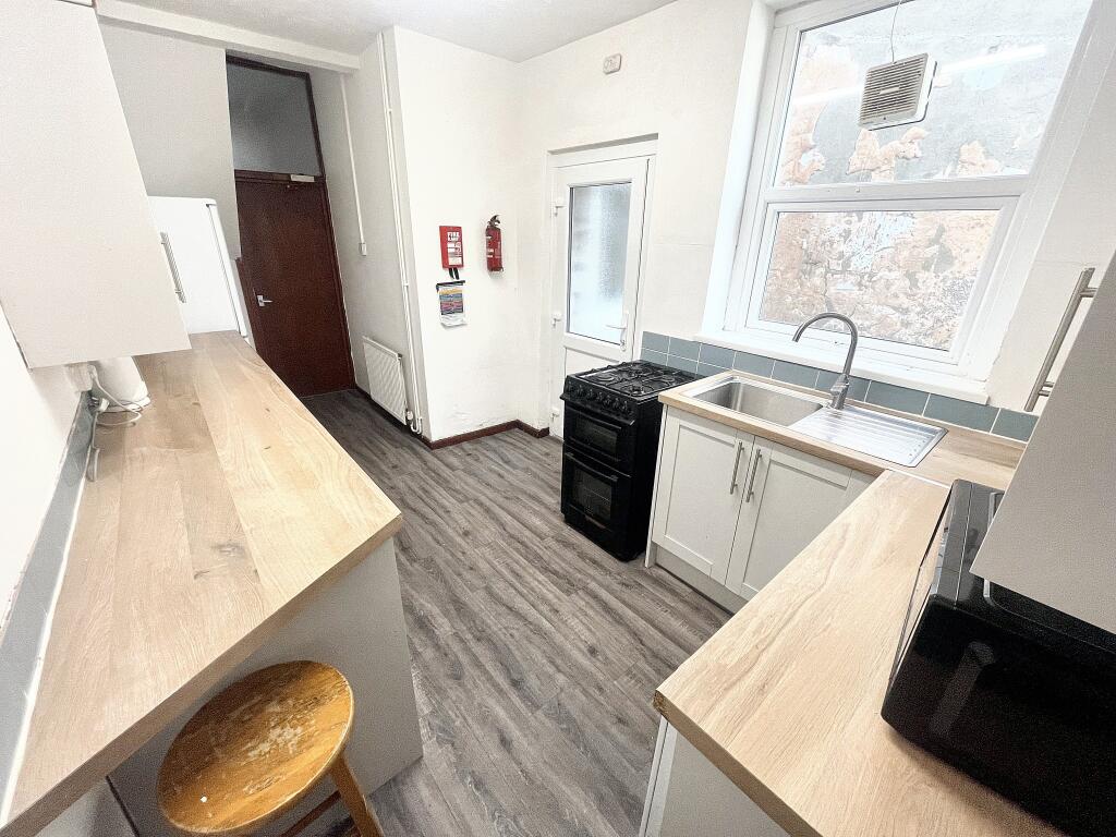 Stow Hill, Treforest, Pontypridd photo 3