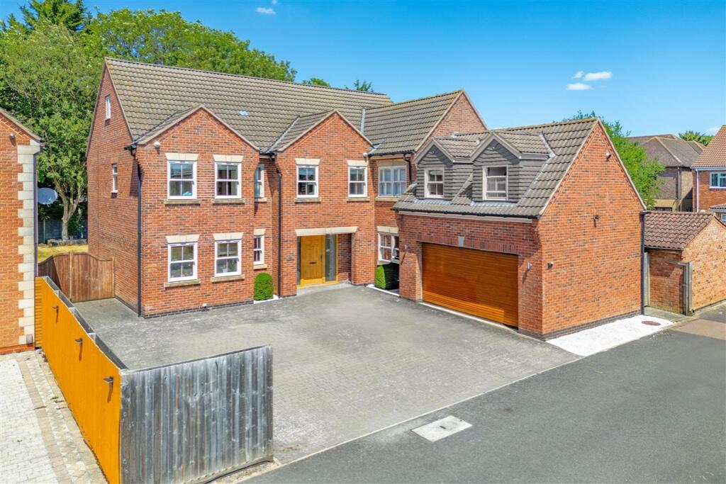 Main image of property: Barton Road, Barton Seagrave, Northamptonshire, NN15