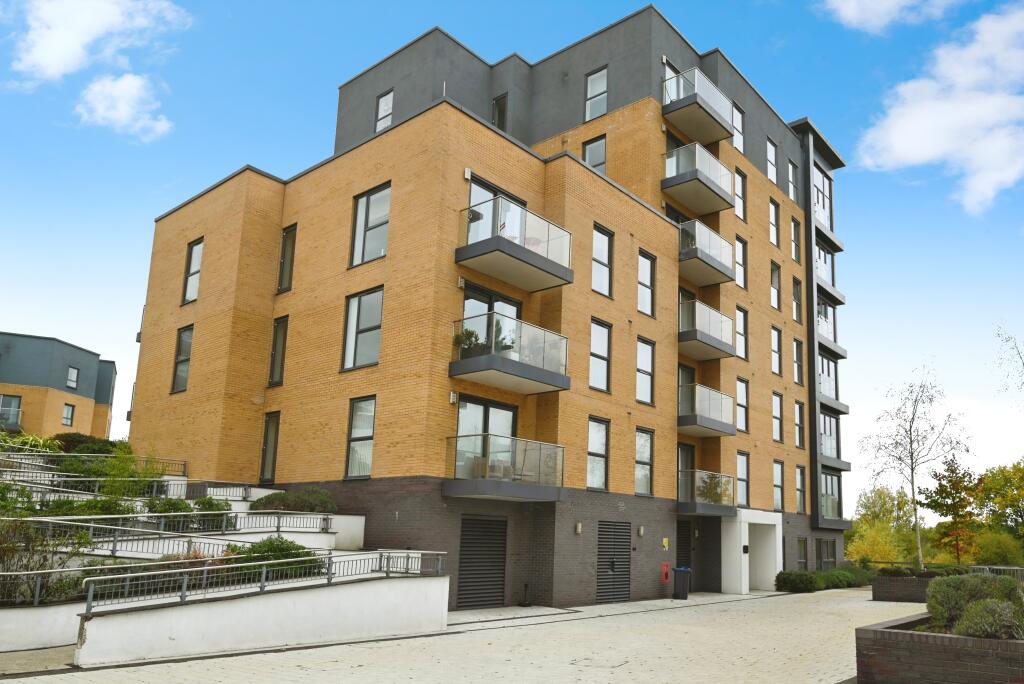 Main image of property: Padworth Avenue, Reading, RG2