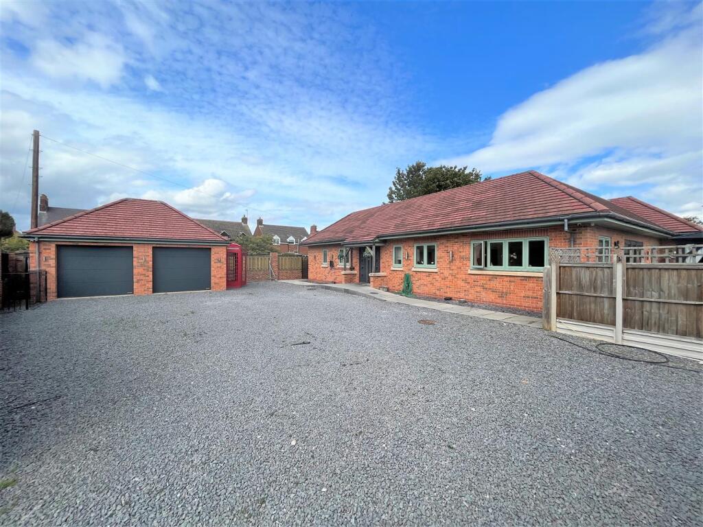 4-bed detached on Colliery Lane, Linton, Swadlincote, £795,000